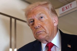 Buď jste křivák, nebo jste hloupá. Trump předčasně ukončil vyhrocený televizní rozhovor - Novinky