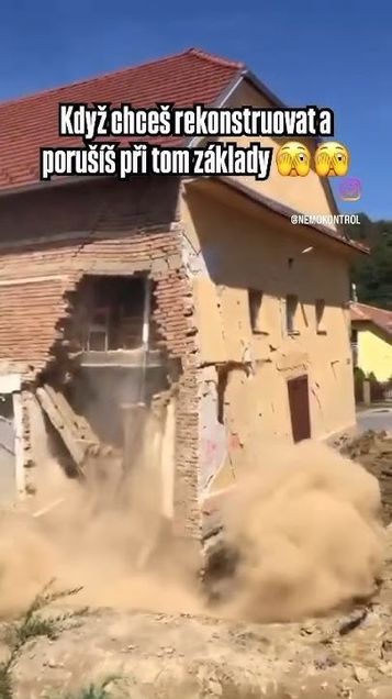 Rekonstrukce kulturního domu bohužel dopadla narušením statiky a zřícením části budovy