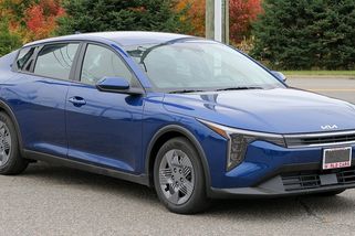 Kia posílá do Evropy rodinný hatchback za 469 980 Kč. Slibuje 5,7 l na 100 km a bohatou výbavu