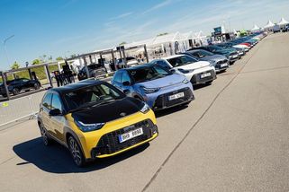 Značky Toyota a Lexus ukázaly vše na jednom místě. Tisícovka návštěvníků šla hlavně po elektromobilech - Garáž.cz