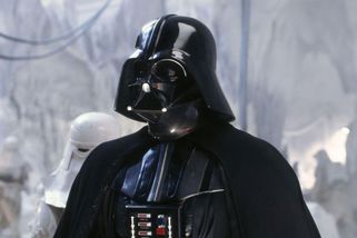 Ženu v práci přirovnali k Darth Vaderovi, vysoudila přes 800 tisíc - Novinky