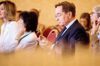 Arenberger končí ve „své“ nemocnici. Našli mu podezřelou smlouvu - Seznam Zprávy