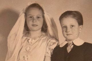 Svléknout a odevzdat věci! Hraběcí rodinu při útěku zachránilo střídání pohraničníků - Paměť národa - Články na Seznamu