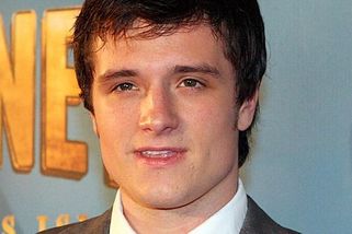 Josh Hutcherson: Hunger Games, otřes mozku od Jennifer Lawrence i nenávist Swifties - Médium.cz