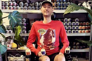 „Co vyrobím, je hned pryč.“ Jakub i přes vážnou nemoc rozjel vlastní značku svíček