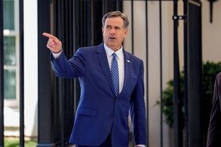 Američané požádali Ukrajinu, aby během návštěvy šéfa CIA neútočila na Moskvu a Petrohrad - Novinky