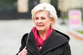Filip Turek není jediný: Bývalá místopředsedkyně Sněmovny Věra Kovářová mrskla dortem. A s velkou chutí - Super.cz