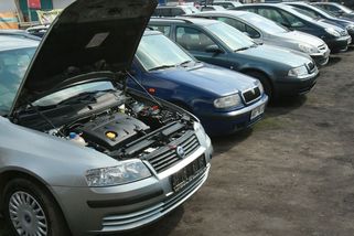 Český trh mohou zaplavit časované bomby mezi ojetinami! Experti radí, na co si dát pozor - Garáž.cz