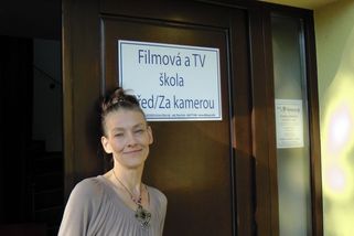 Aleně z My všichni školou povinní zavřeli v Indii manžela. Monika Kvasničková pak propadla alkoholu - Médium.cz