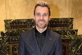 Leoš Mareš ukázal maminku: V 73 letech je to pořádná kočka! Někteří fanoušci si ji spletli se známou zpěvačkou - Super.cz