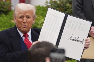 Trump hrozí Číně dalšími cly - Novinky
