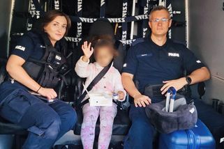 Pětiletá dívka zůstala na nástupišti. Dveře vlaku se zavřely příliš rychle a zbytek rodiny nestihl vystoupit - Novinky