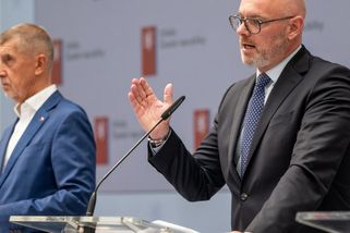 Plaga chce zrušit prázdniny. Chaos na ministerstvu školství nabírá obrátky