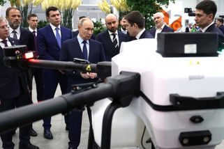 V Rusku zatýkají dodavatele dronů. Vzali dotace na vlastní vývoj, armádě přeprodávali nekvalitní čínské zboží - Novinky