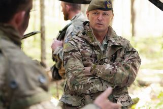 Na východní hranici NATO musíme udeřit a jednat do minut, tvrdí generál