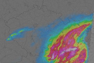 Česko zasáhne několik vln silných bouřek, varovali meteorologové - Novinky