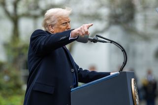 „Izolace, jakou svět ještě neviděl.“ Trump vyhlási...