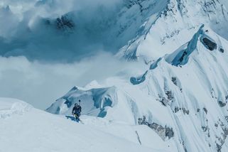 Tělo horolezce čeká na Everestu 30 let. Indie plánuje extrémní záchrannou misi - Seznam Zprávy