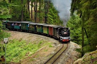 railtarget.cz/osobni-doprava/uzkokolejka-vyrabovana-novy-majitel-vyhlasuje-vlakovou-amnestii-11005.html?utm_source=www.seznam.cz&utm_medium=seznam_distribuce&utm_campaign=lide