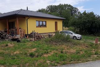 Děti zastupitelů skoupily laciné pozemky. Prostě to tak vyšlo, brání obec místostarosta - Novinky