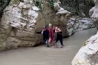 Albánská policie zachránila v kaňonu Gradec dva české turisty. Akci natáčela - Novinky