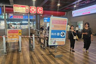 Více policistů na magistrále má pomoci blokovaným autobusům nahrazujícím metro C - Novinky