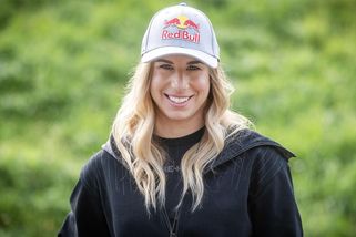 Ledecká si s předstihem dělala test pohlaví. Jenom žena. Ale tak trochu jako Superman - Sport.cz