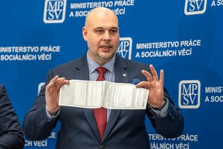 Průměrný důchod se sníží o 1800 korun: Ředitel ČSSZ Boháček oznámil tvrdou realitu