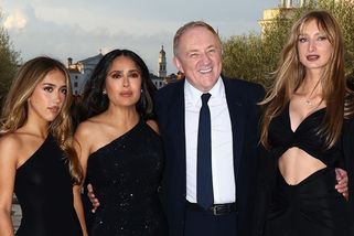 Miliardář Pinault má být na co hrdý: Kromě Salmy Hayek má i překrásné dcery!