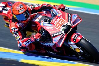 Hrozivý pád, motorka dělala salta. Mistr světa MotoGP Márquez si zlomil nohu - Sport.cz