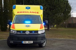 Na dálnici D10 havarovalo osobní auto. Žena na místě zemřela - Novinky