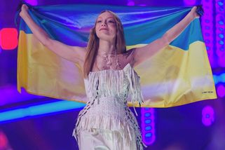 Spor kvůli tetování na obličeji, kontrola vlajek. Eurovize je plná politiky - Seznam Zprávy