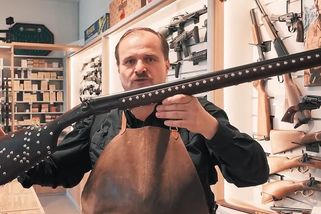 Zbrojaři z Brna vyrobili zatím nejpřesnější funkční kopii Vinnetouovy Stříbrné pušky - Novinky