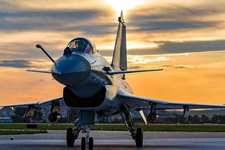 Pozdvižení v NATO. Čínské stíhačky na cvičení smetly Eurofighter 9:0