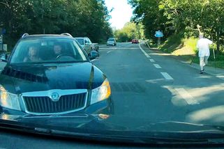 Naboural auto s přítelkyní, otevřená zlomenina, zloděj vlajek a zaseklý na kolejích | Brněnská odchytová – dashcam
