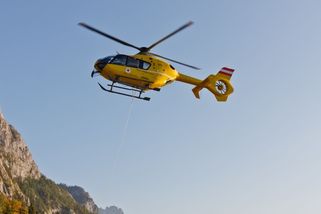 Na túru s kočárky a bez zkušeností: Rodiny v Alpách zachraňovaly helikoptéry, účet si samy zaplatí