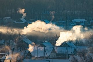 Tolerovat dlouhodobě kouř ze sousedova komína se nemusí vyplatit - Novinky