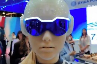 Místo technologické revoluce jen pády i trapné ticho. Ruští roboti budili rozpaky