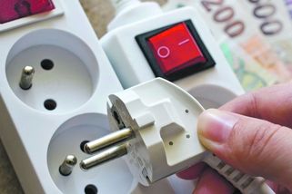 Poradce Fialy: Strop elektřiny bude 6 až 10 korun za kWh - Novinky