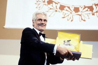 Seriál Tajuplný ostrov: Nezapomenutelná cesta do hlubin fantazie s Omarem Sharifem v hlavní roli - Médium.cz