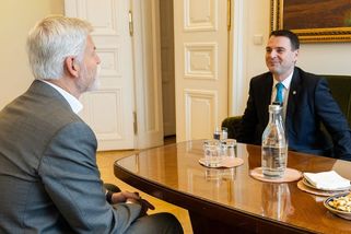 Ať Pavel stáhne žalobu na vládu. Macinka reagoval na prezidentovu výzvu k jednotě - Novinky