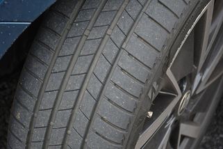 Nejlepší gumy pro Karoq jsou z Česka: Test letních pneumatik 215/55 R17 na vaše kompaktní SUV - Garáž.cz