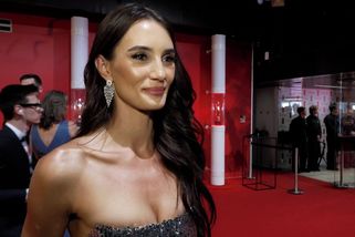 Něco takového jste ještě neviděli! Sestra fotbalové star Patrika Schicka si vzala šaty, ve kterých si nemohla sednout
