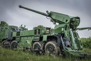Stát zaplatil miliardy za děla, která stále nemá - Novinky