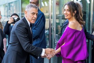 Největší propadák od doby, co se proslavila! Amal Clooney s volbou minišatů pohořela!
