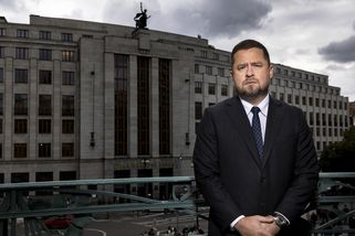 Nejlépe placeným manažerem veřejného sektoru byl loni guvernér ČNB - Seznam Zprávy
