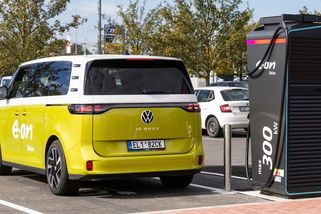 Čtyři z deseti českých řidičů by mohli bez omezení přejít na elektromobil