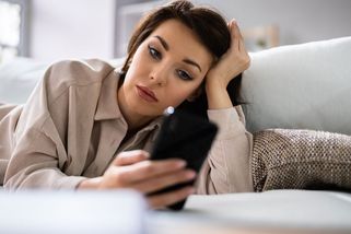 Neodpovídá, nereaguje, prostě ho nezajímáte. Je ghosting jen obyčejná neslušnost, nebo je za tím víc? - Proženy.cz