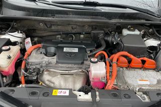 Hybrid žere víc než benzin bez elektromotoru: Test ukázal čísla z městské, kombinované i dálniční spotřeby v praxi