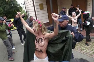 Polonahé aktivistky protestovaly před íránskou ambasádou v Kyjevě - Novinky